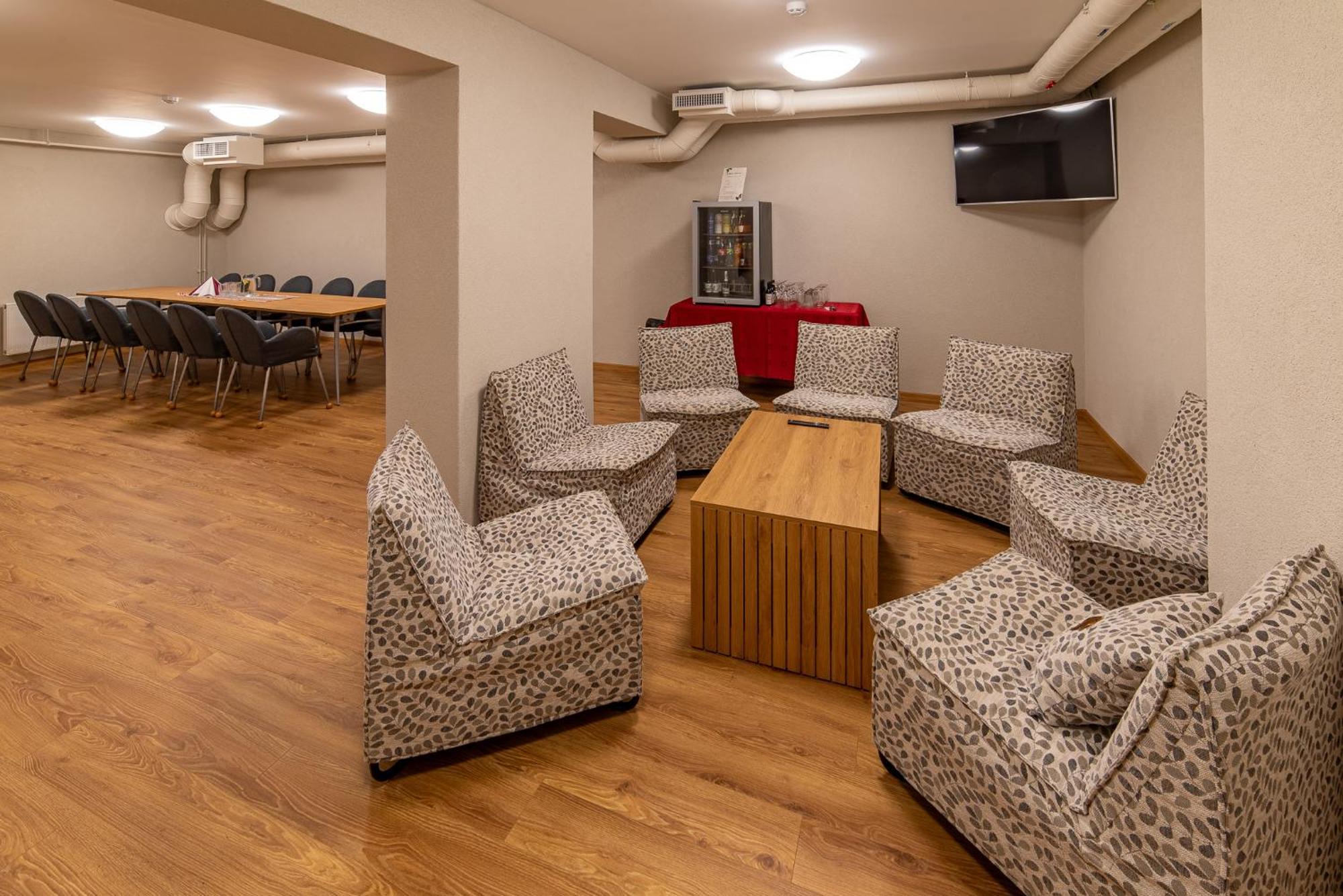 Hotel Karupesa Отепяе Екстер'єр фото