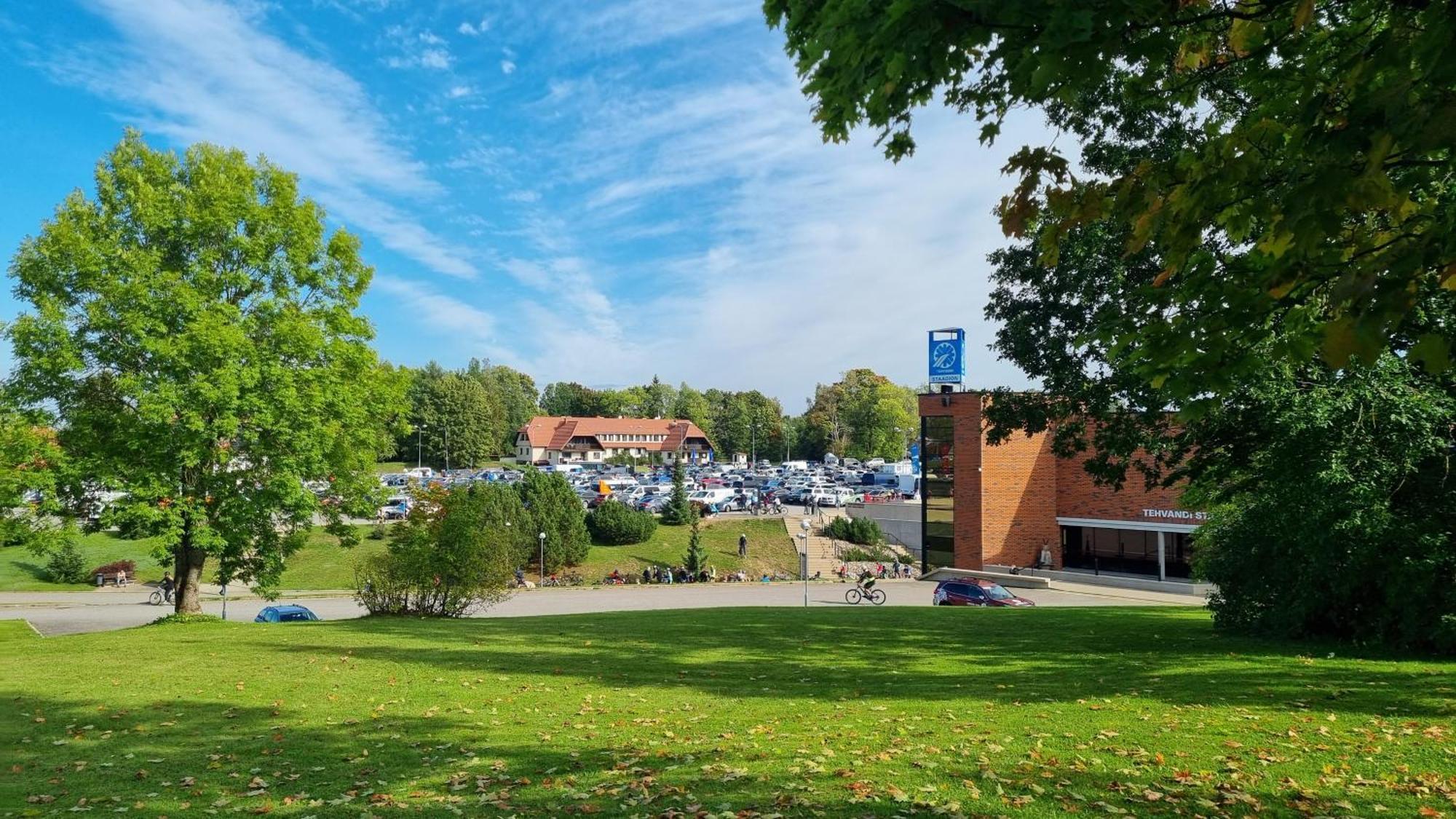 Hotel Karupesa Отепяе Екстер'єр фото