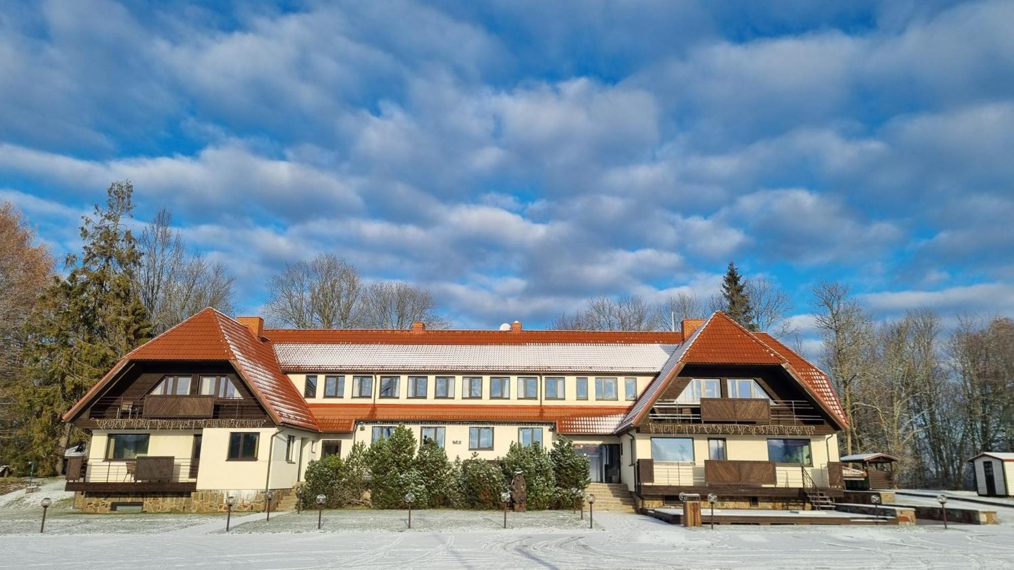 Hotel Karupesa Отепяе Екстер'єр фото