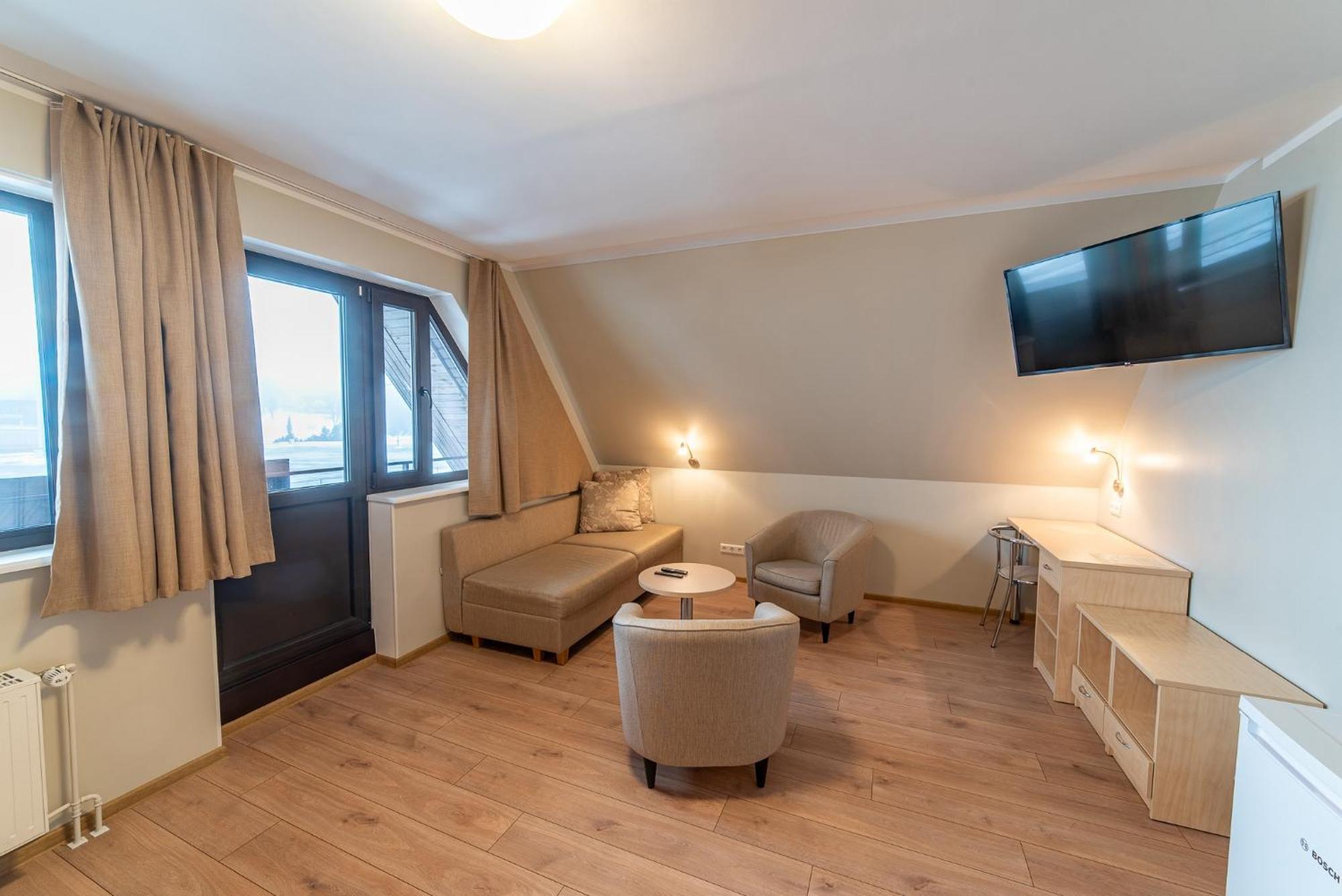 Hotel Karupesa Отепяе Екстер'єр фото