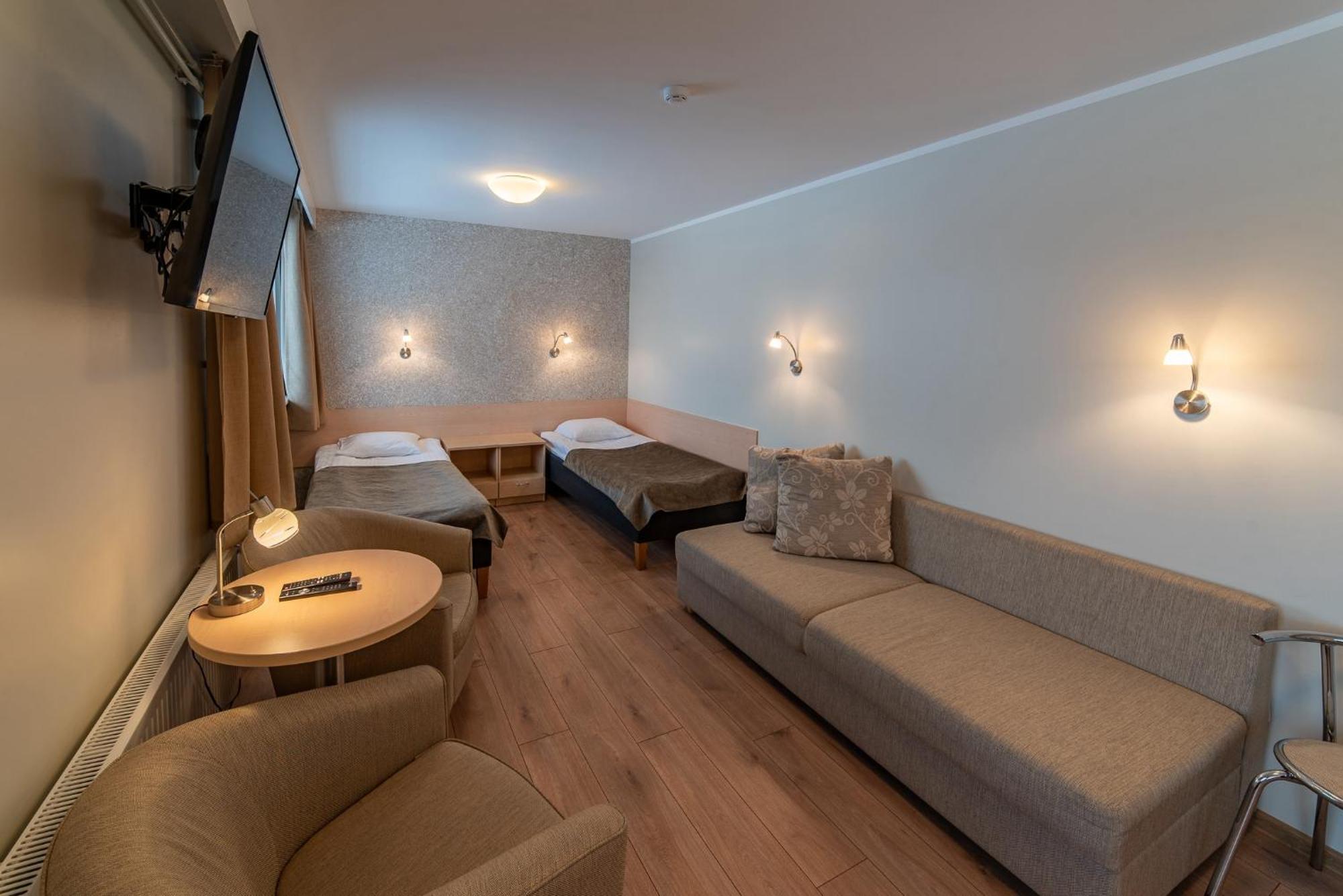 Hotel Karupesa Отепяе Екстер'єр фото