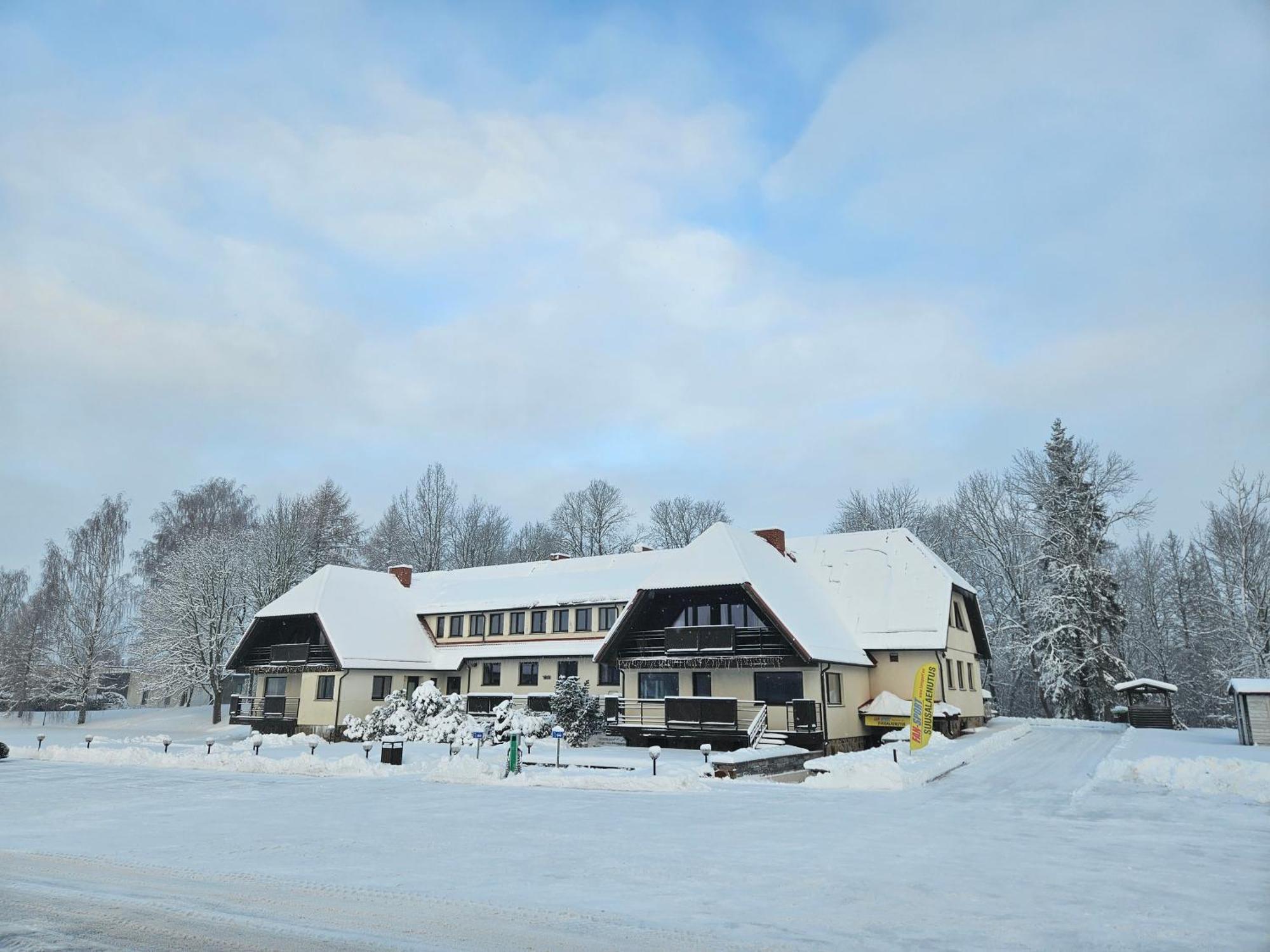 Hotel Karupesa Отепяе Екстер'єр фото