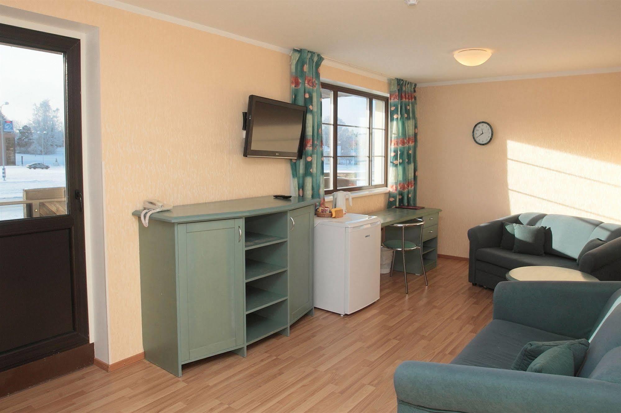 Hotel Karupesa Отепяе Екстер'єр фото
