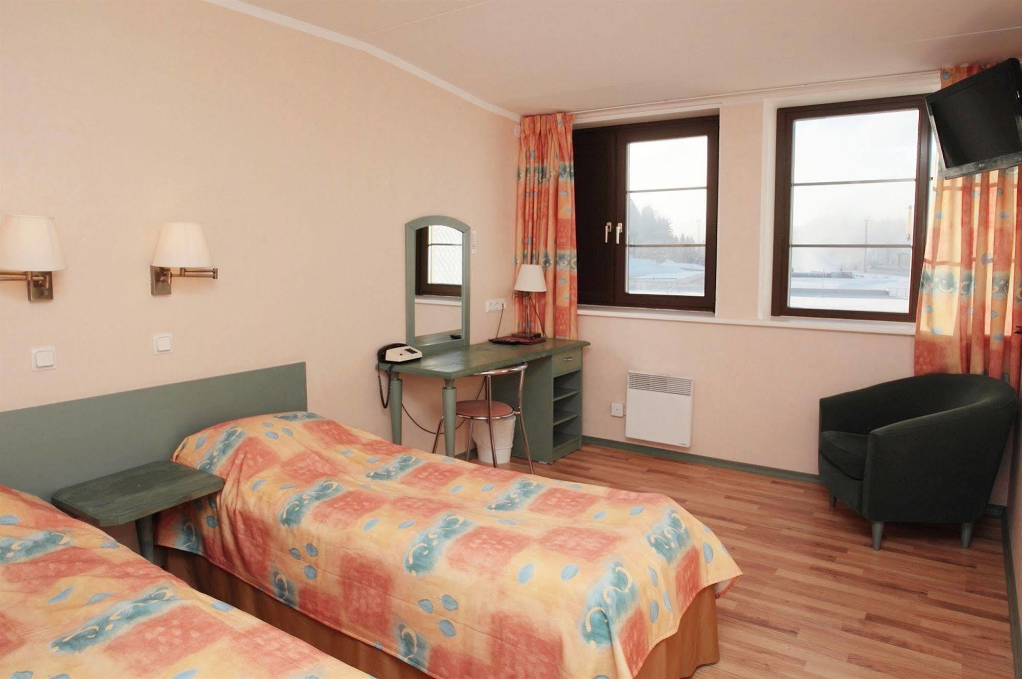 Hotel Karupesa Отепяе Екстер'єр фото